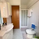 Gorgeous Brandnew Remodeled 2story 5 Min From Sea! *
