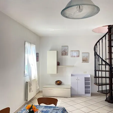 Gorgeous Brandnew Remodeled 2story 5 Min From Sea! *