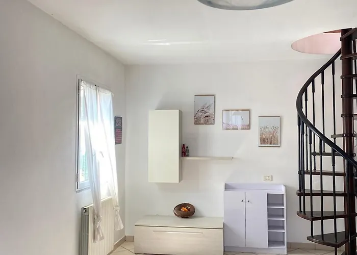 Gorgeous Brandnew Remodeled 2story 5 Min From Sea! *